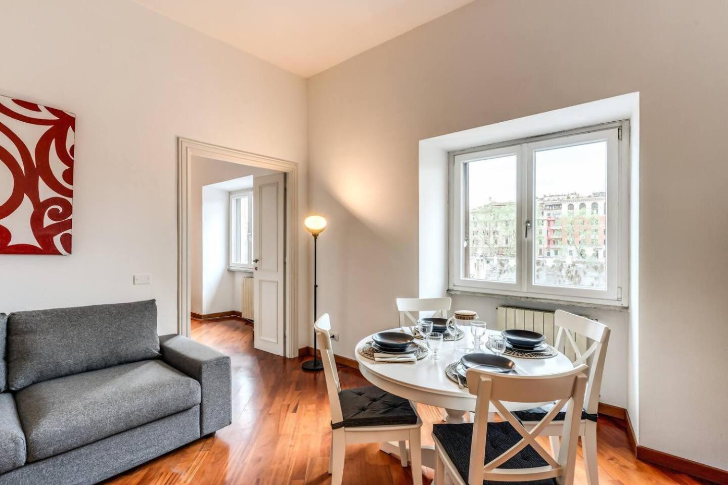 Splendid Flat On The Tiber River Rom Eksteriør billede
