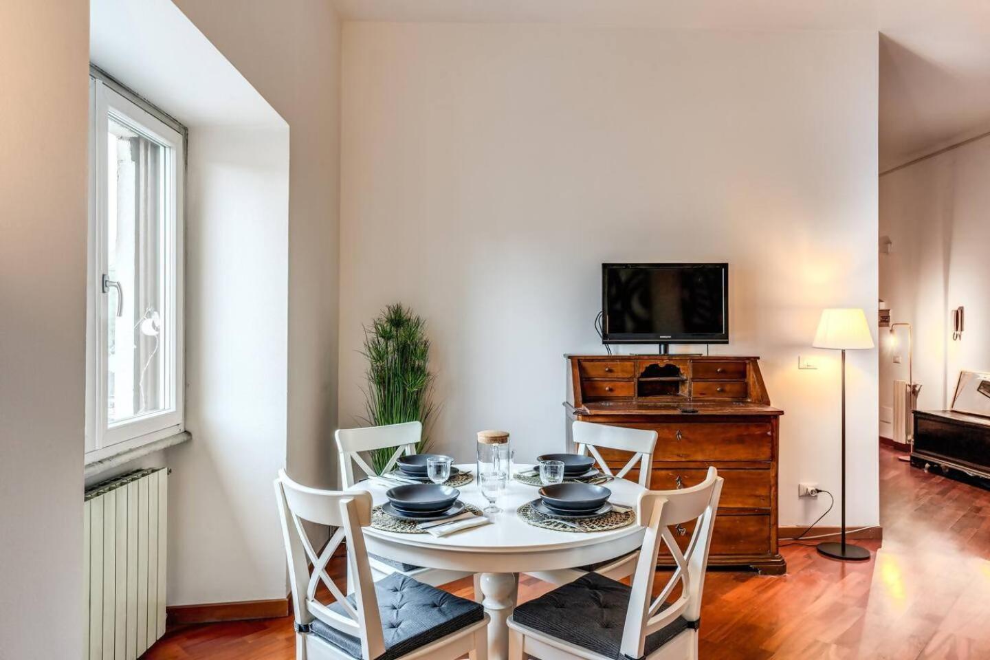 Splendid Flat On The Tiber River Rom Eksteriør billede