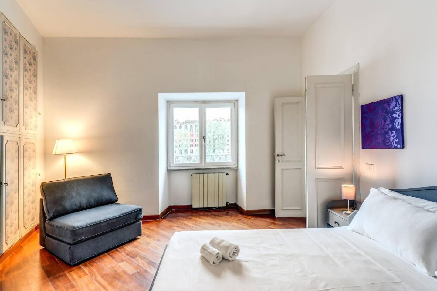 Splendid Flat On The Tiber River Rom Eksteriør billede