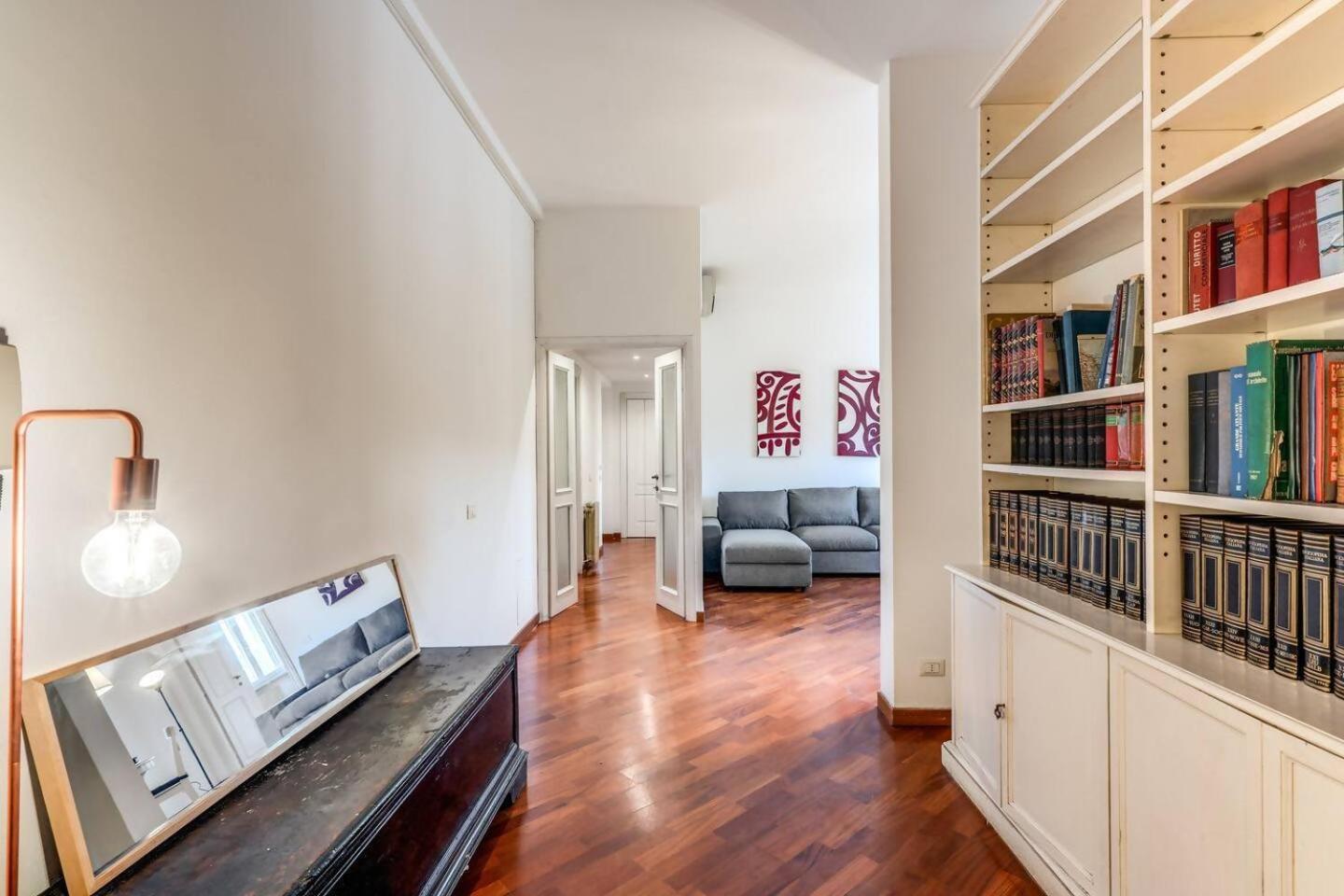 Splendid Flat On The Tiber River Rom Eksteriør billede